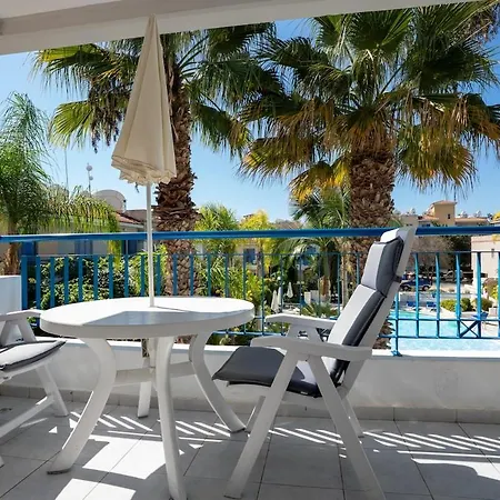 Sapphire Oasis Apartament *