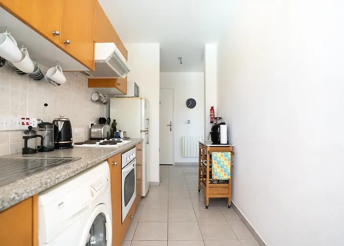 Sapphire Oasis * פאפוס