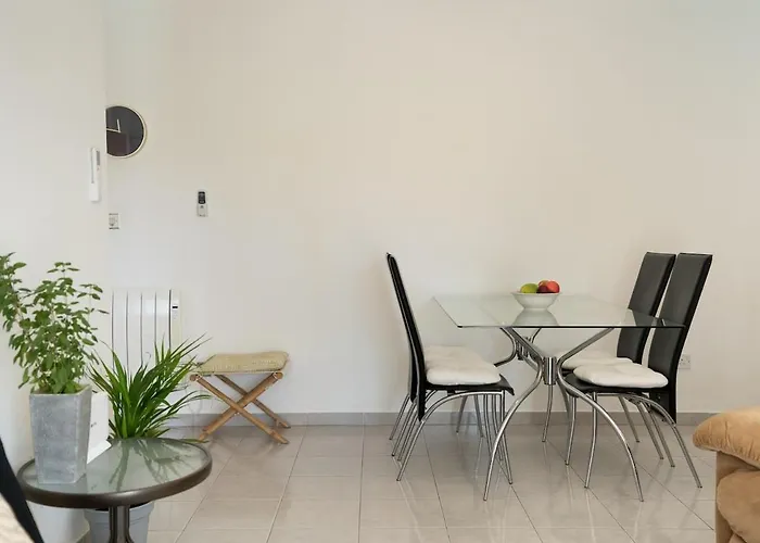 Sapphire Oasis פאפוס